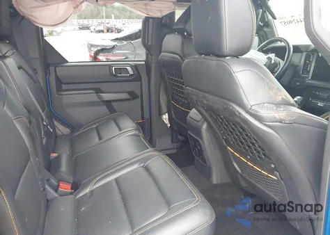 2024 Ford Bronco Badlands z USA, uszkodzony, nr VIN 1FMEE9BP1RLA41038